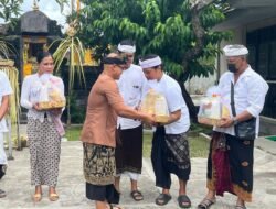 Berbagi Menyambut Hari Suci dengan Harmoni, PLN Icon Plus Serahkan Parcel Galungan dan Kuningan untuk Karyawan