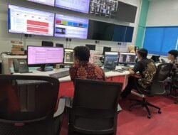 Pastikan Keandalan Layanan, PLN Icon Plus Perkuat Pengawasan Jaringan Melalui Tim Siaga di Ruangan NOC